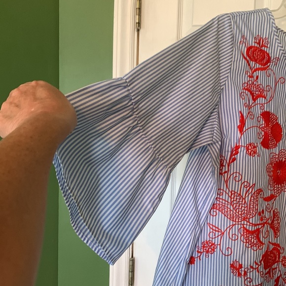 Pretty blouse - Picture 4 of 5